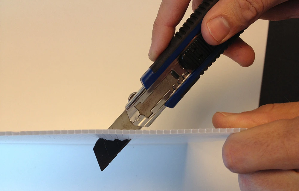 schwer entflammbare Kunststoffplatte, vorübergehende Abdeckung, flexible Abdeckungslösungen,  Sicherheit bei Abdeckungen, Kunststoffplatten für Abdeckungen,
