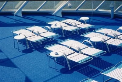 Kreuzfahrer, Kreuzfahrtschiffe, Kreuzfahrten in warmen Klimazonen, Sonnendeck, 