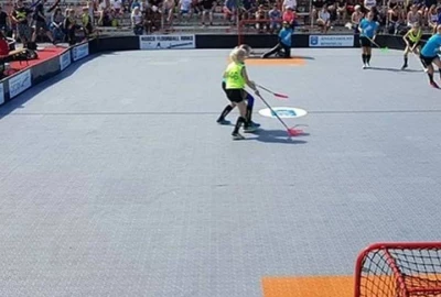 Hallenhockey, Schläger, größere Kelle, Unihockey-Spielfeld, Großfeld, Kleinfeld, Ausrüstung,