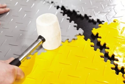 Pflegeleichte PVC-Fliesen,  schwer entflammbare PVC-Bodenbeläge