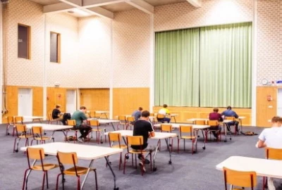 CONCORD besteht aus robustem Polypropylen Teppich-Garn,  ist nach Bfl s1 Schwer entflammbar,