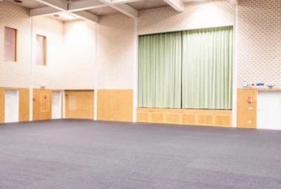 CONCORD besteht aus robustem Polypropylen Teppich-Garn,  ist nach Bfl s1 Schwer entflammbar,