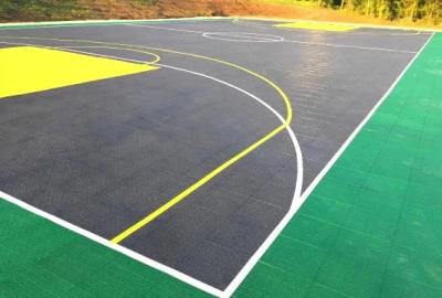 Sportboden ULTIMATE PLUS von OSTACON, Sportfeld Spielfeldmarkierungen,
